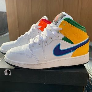 Jordan 1 Mid